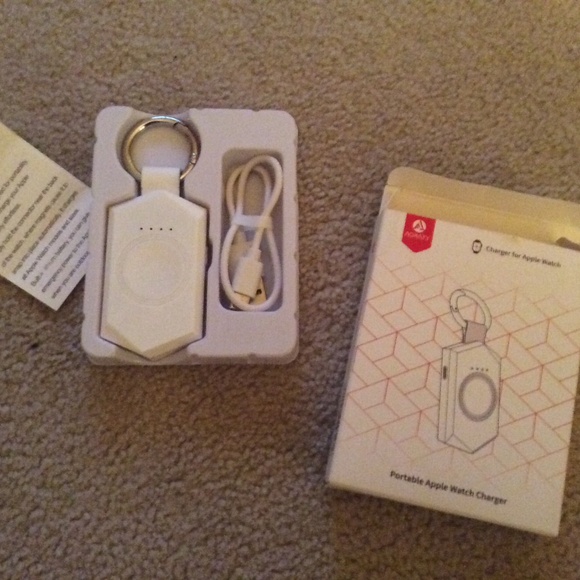 Portable Apple Watch Charger Keychain - Picture 1 of 2
